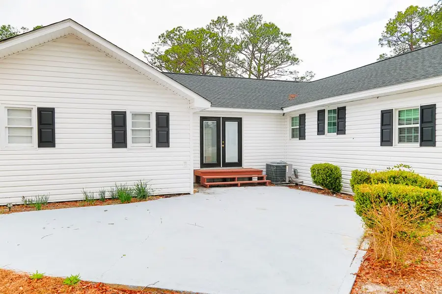 708 Miles Rd, Baxley, GA 31513 - #3