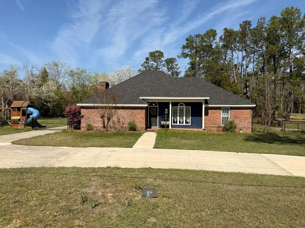 905 E Walker, Douglas, GA 31503 - #1