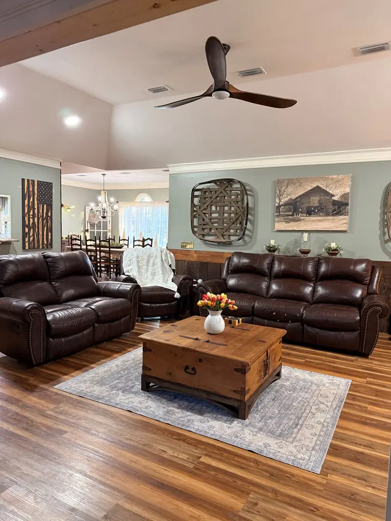 905 E Walker, Douglas, GA 31503 - #3