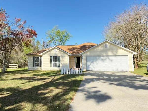 376 Forest Hills Dr, Douglas, GA 31535