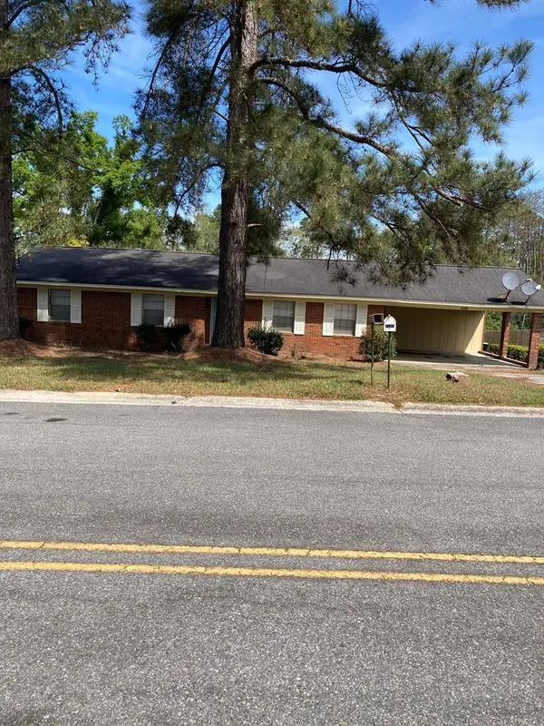 1105 Hillside Drive, Douglas, GA 31533