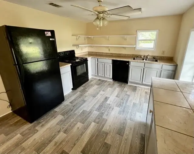 1716 Hatch Pkwy N, Baxley, GA 31513 - #3