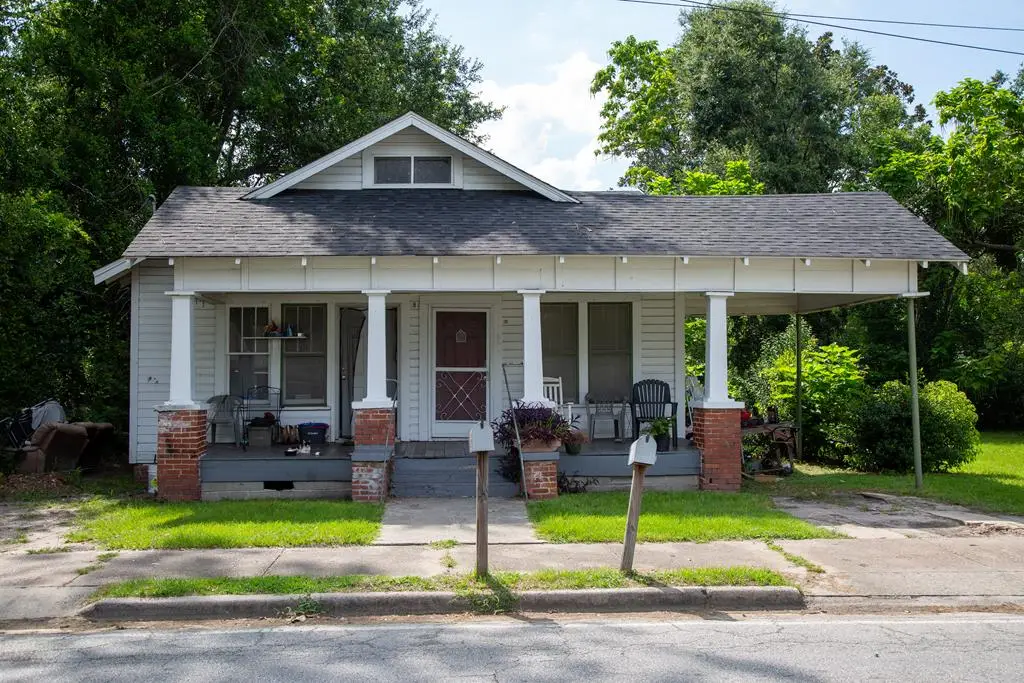 88 Oak St, Baxley, GA 31513 - #1