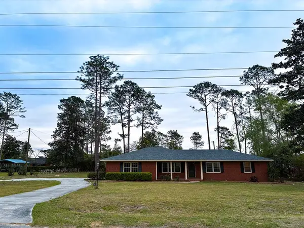 304 Azalea Blvd, Douglas, GA 31533