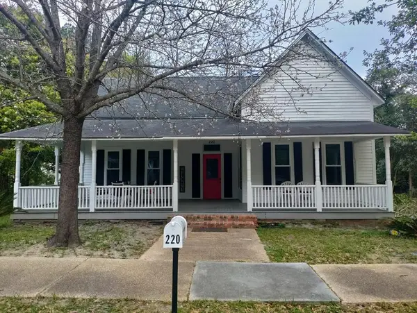 220 N College Ave., Douglas, GA 31533