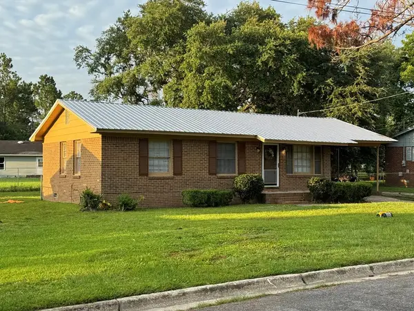 808 Glendale Ave., Douglas, GA 31533