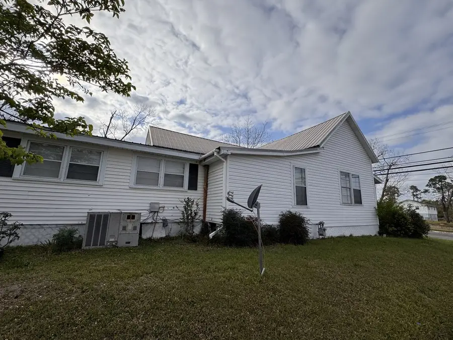 326 W Bryan St, Douglas, GA 31533 - #3