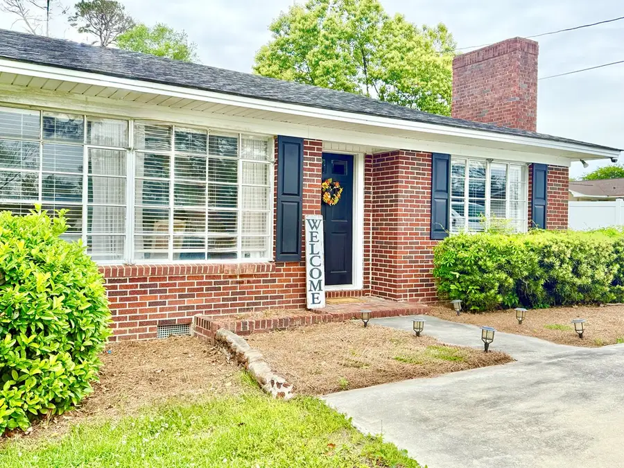 1007 Golf Club Rd, Douglas, GA 31533 - #2