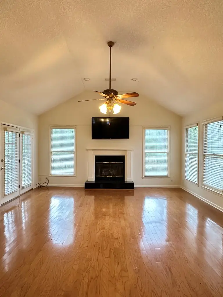 1610 Club Dr., Douglas, GA 31533 - #2