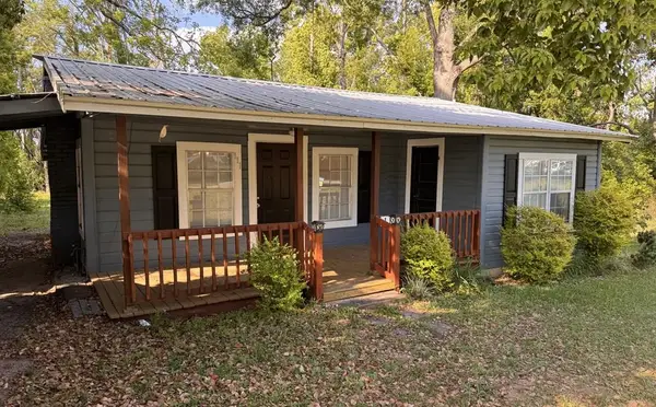 111 Schley, Douglas, GA 31533