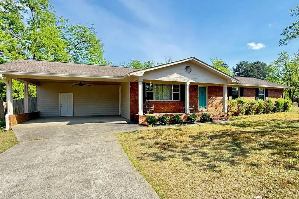 110 Preston Dr, Fitzgerald, GA 31750 - #1