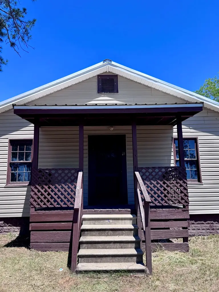 1811 Coffee Rd., Douglas, GA 31535 - #2