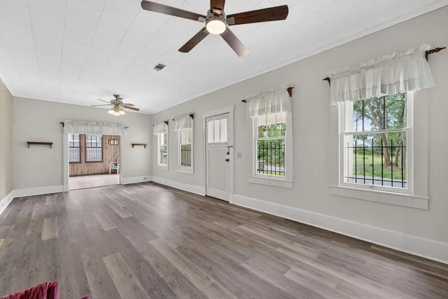 417 E Sellers St, Douglas, GA 31533 - #3