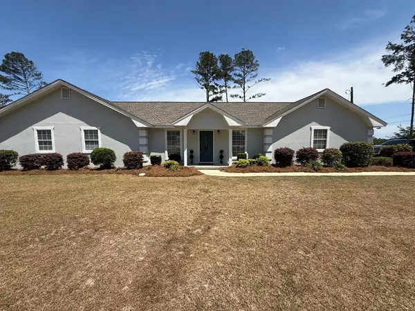 60 Tuxedo Rd, Douglas, GA 31535