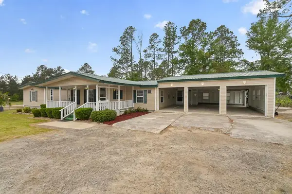 204 Pinecrest, Broxton, GA 31519