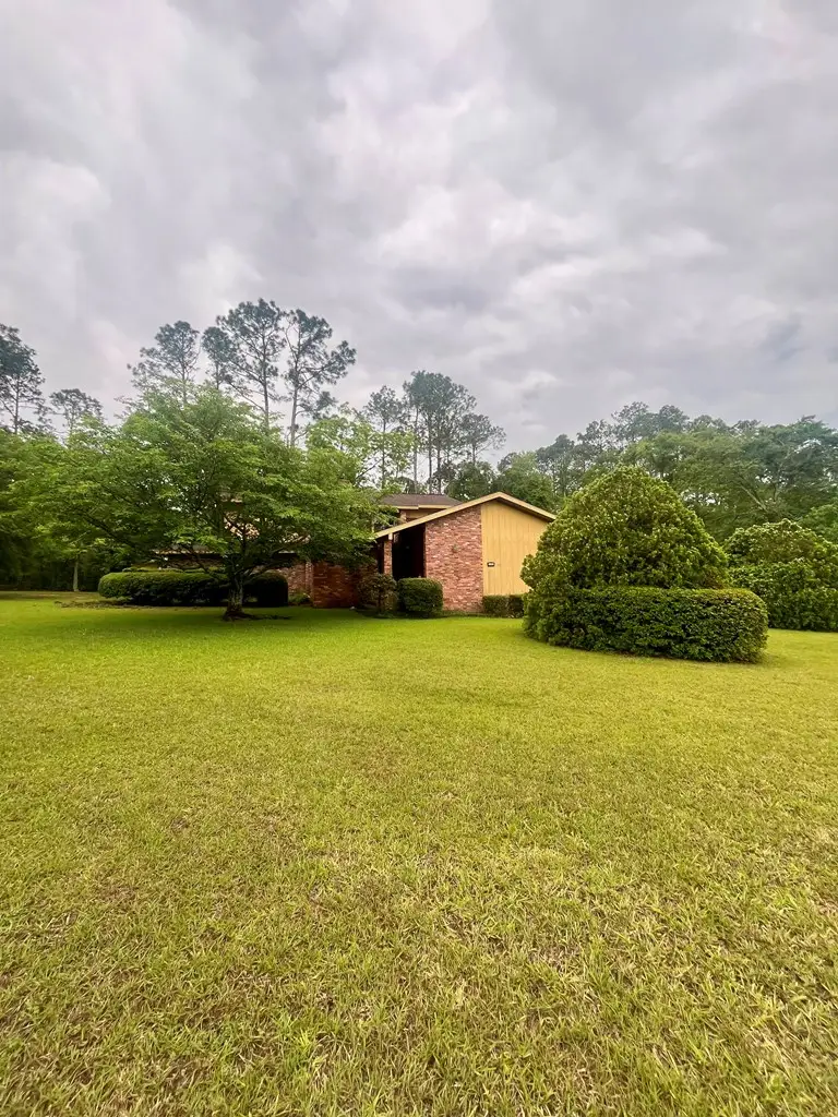 1002 West Walker, Douglas, GA 31533 - #3