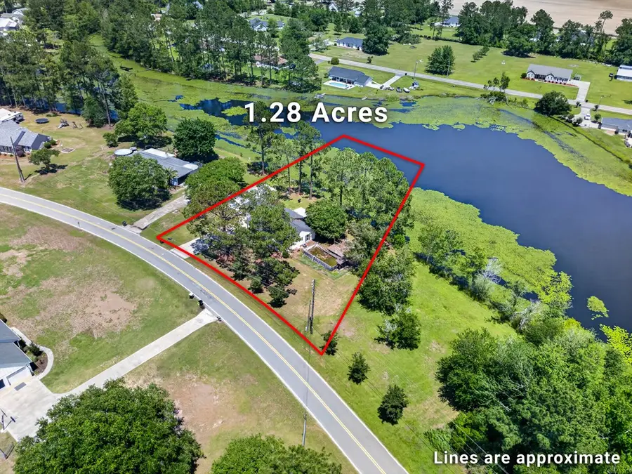 179 Forest Hills Dr, Douglas, GA 31535 - #2