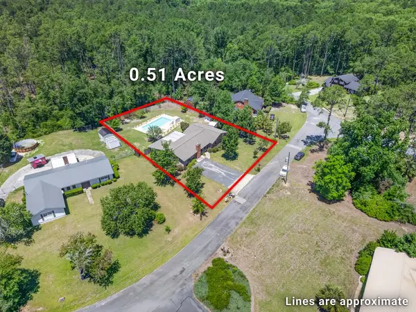 1203 Lakeshore Dr, Douglas, GA 31533