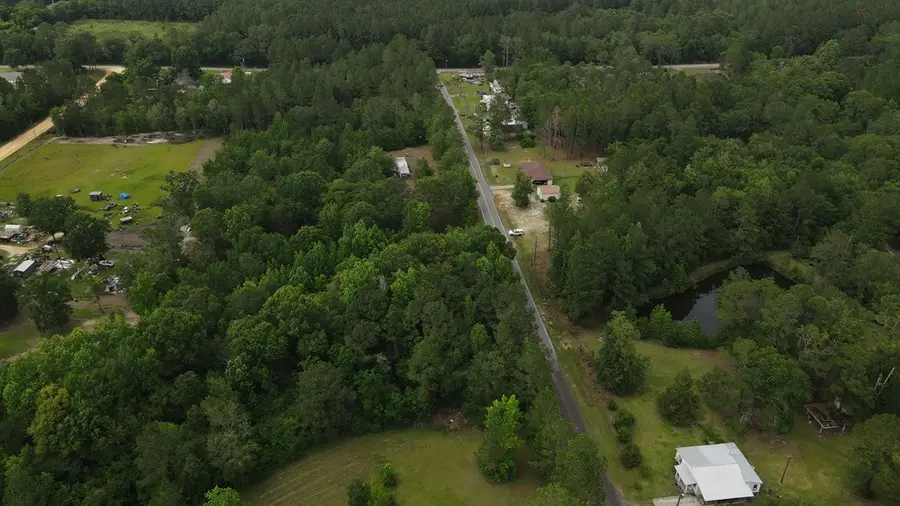 158 N Leemckenzie Dr, Fitzgerald, GA 31750 - #3