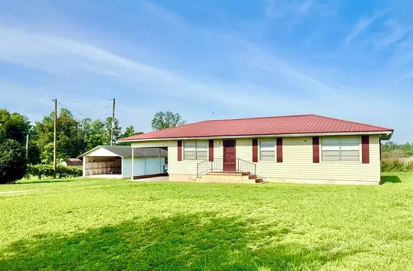 6474 Old Axson Rd, Douglas, GA 31535