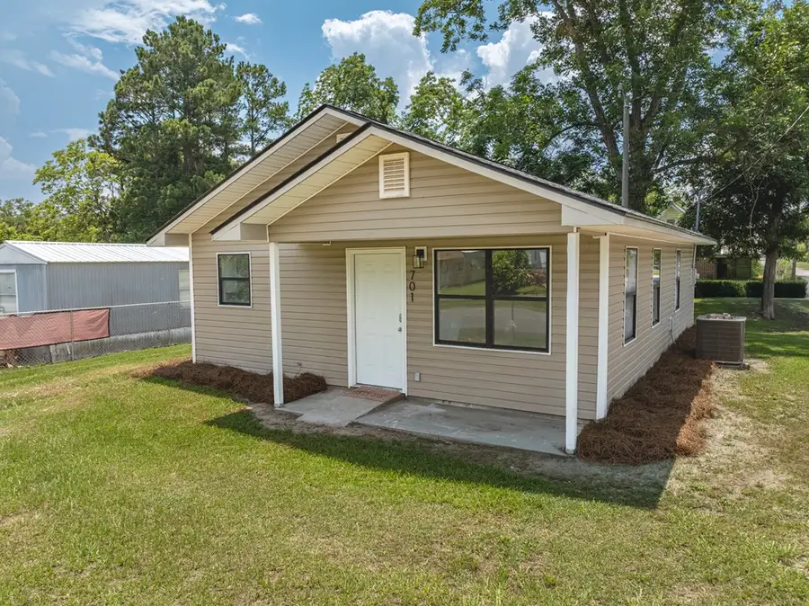 701 S Monitor Dr, Fitzgerald, GA 31750 - #3