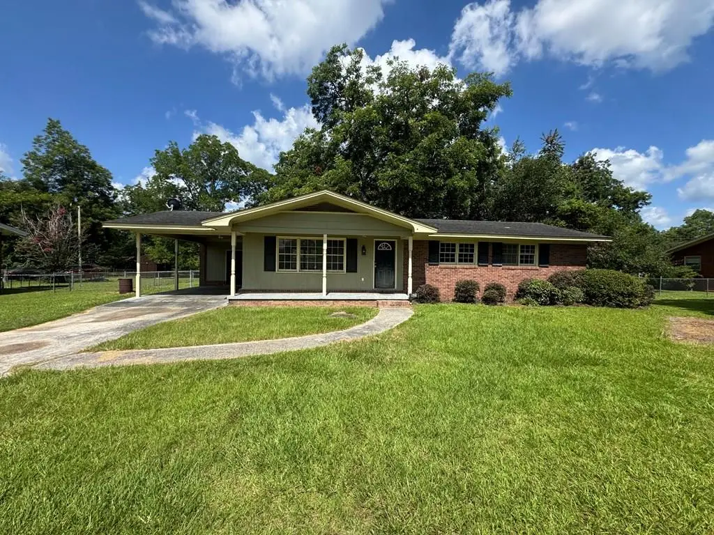 136 N Main St Ext, Fitzgerald, GA 31750 - #1