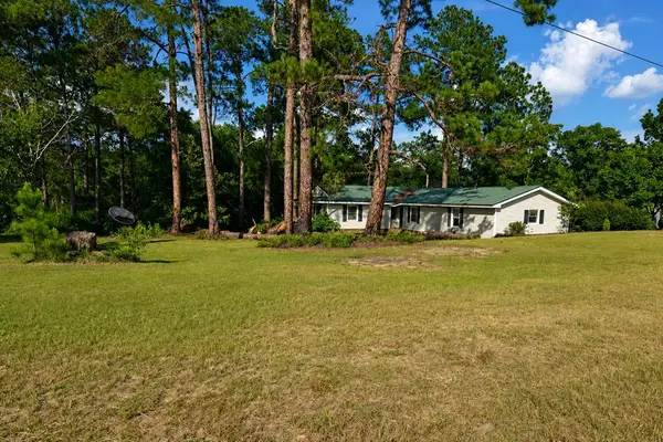 883 Lower Rebecca Rd, Fitzgerald, GA 31774