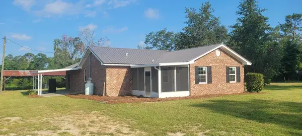 642 Pinevalley Rd, Douglas, GA 31533