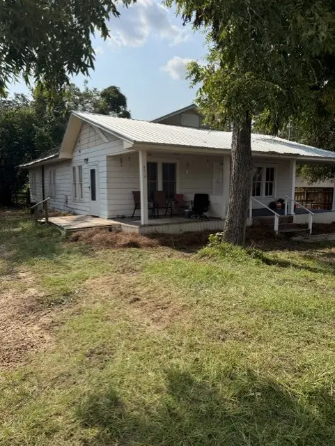 831 N Grady Ave, Douglas, GA 31533 - #3