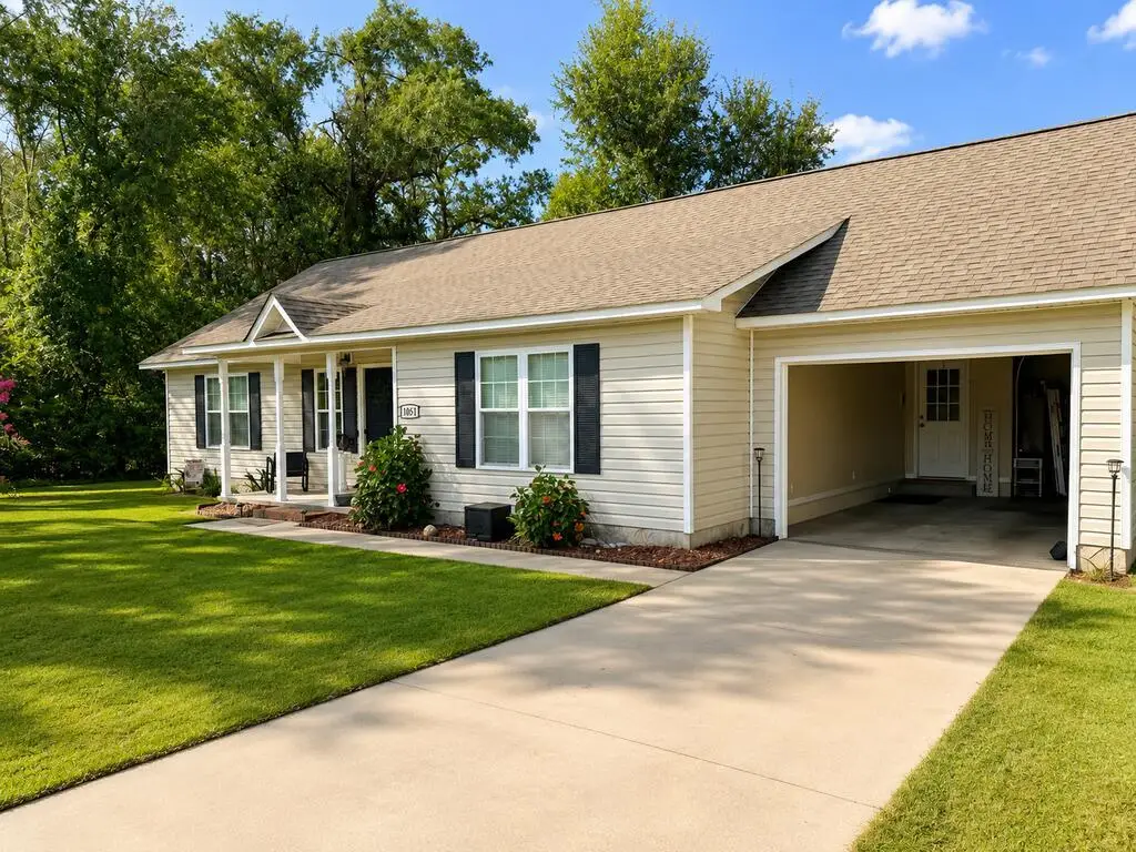 1054 Greg Ln, Douglas, GA 31535 - #1