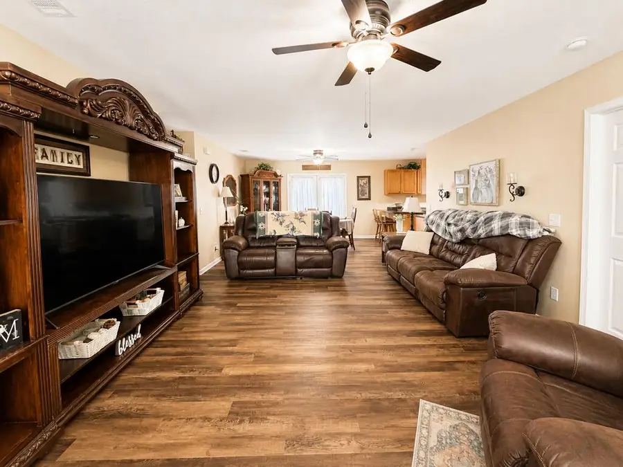 1054 Greg Ln, Douglas, GA 31535 - #2