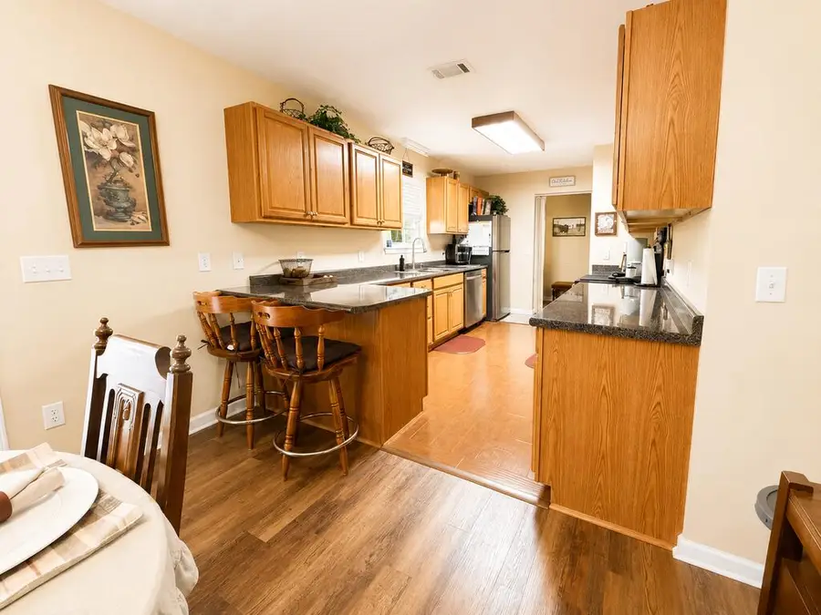 1054 Greg Ln, Douglas, GA 31535 - #3