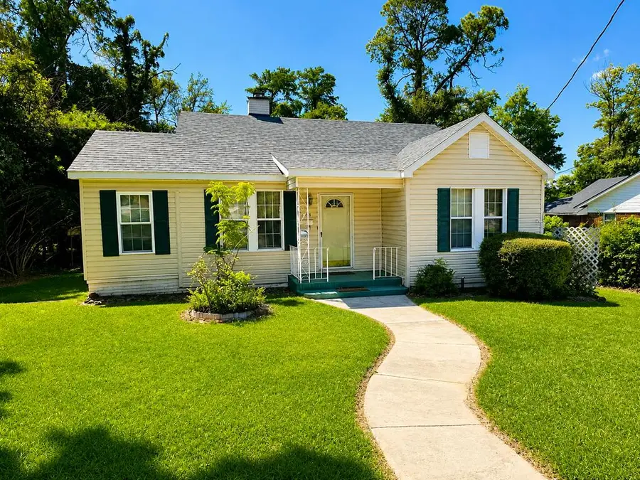 305 N. Pearl Ave, Douglas, GA 31535 - #2