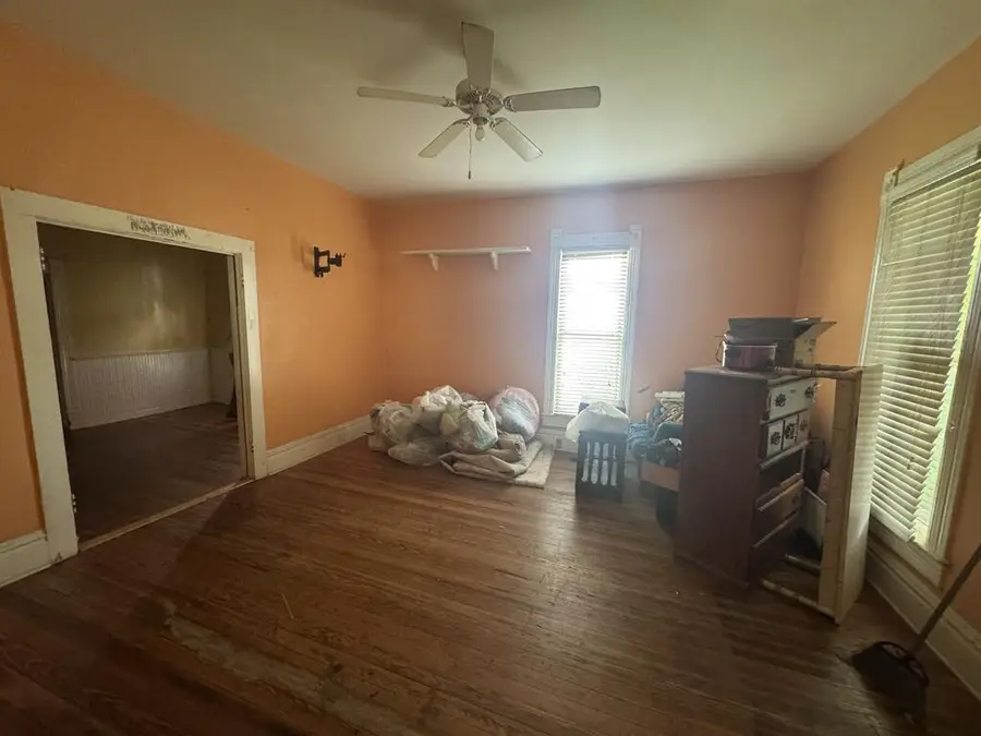 512 Pine St W, Fitzgerald, GA 31750 - #3