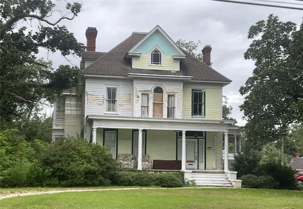 215 N Gaskin Ave., Douglas, GA 31533 - #1
