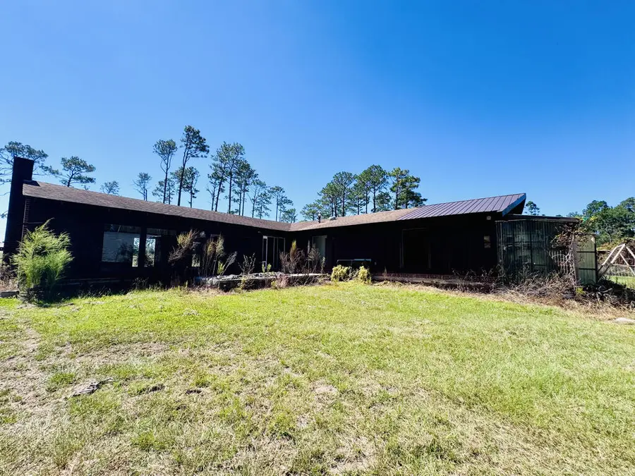 2003 W Ocilla Rd., Douglas, GA 31533 - #3