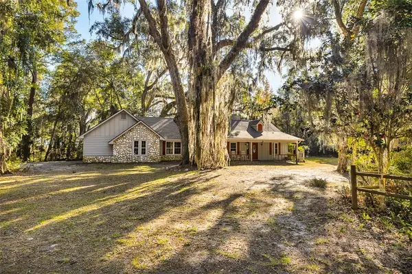 8 W London Hill Road, Woodbine, GA 31569