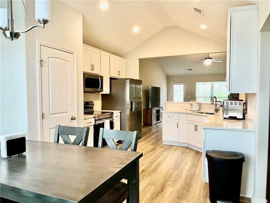 283 Chestnut Drive, Brunswick, GA 31523 - Image #3