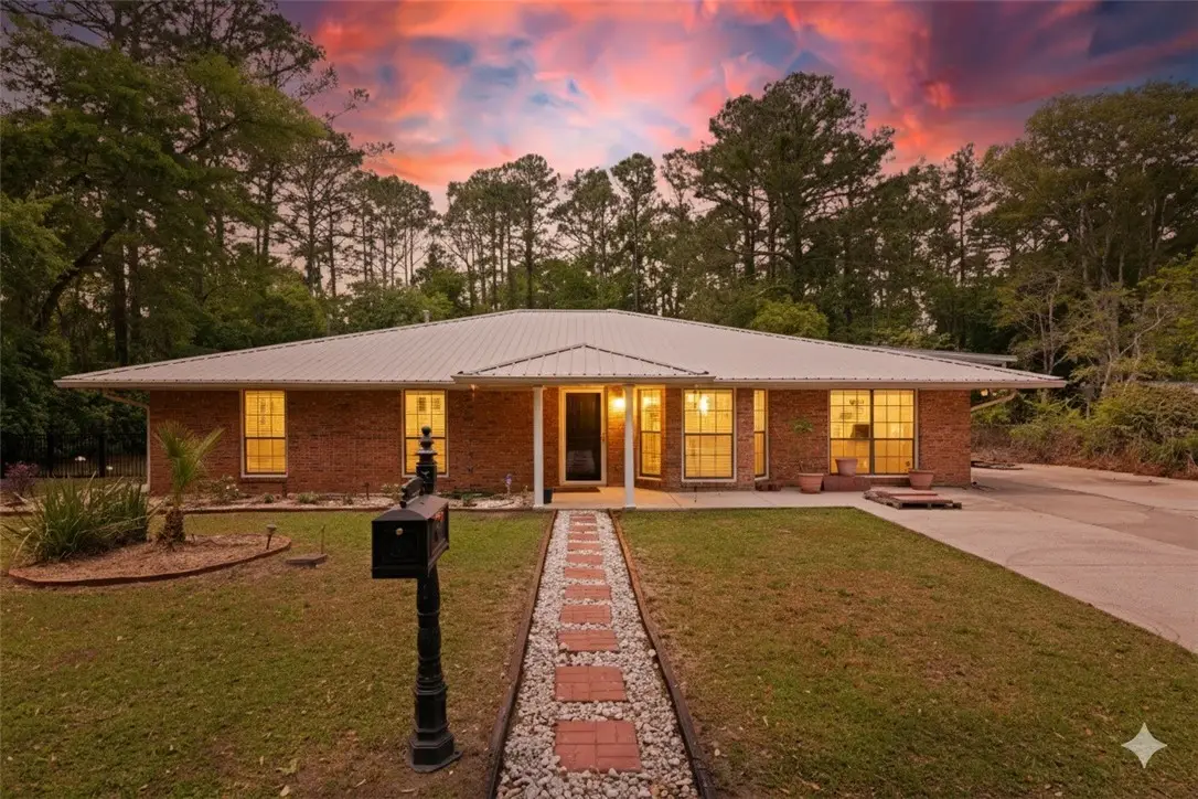 1001 Poppell Drive, Darien, GA 31305 - Image #1