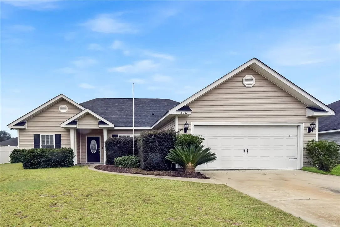 206 Roswell Drive E, Brunswick, GA 31525 - Image #1