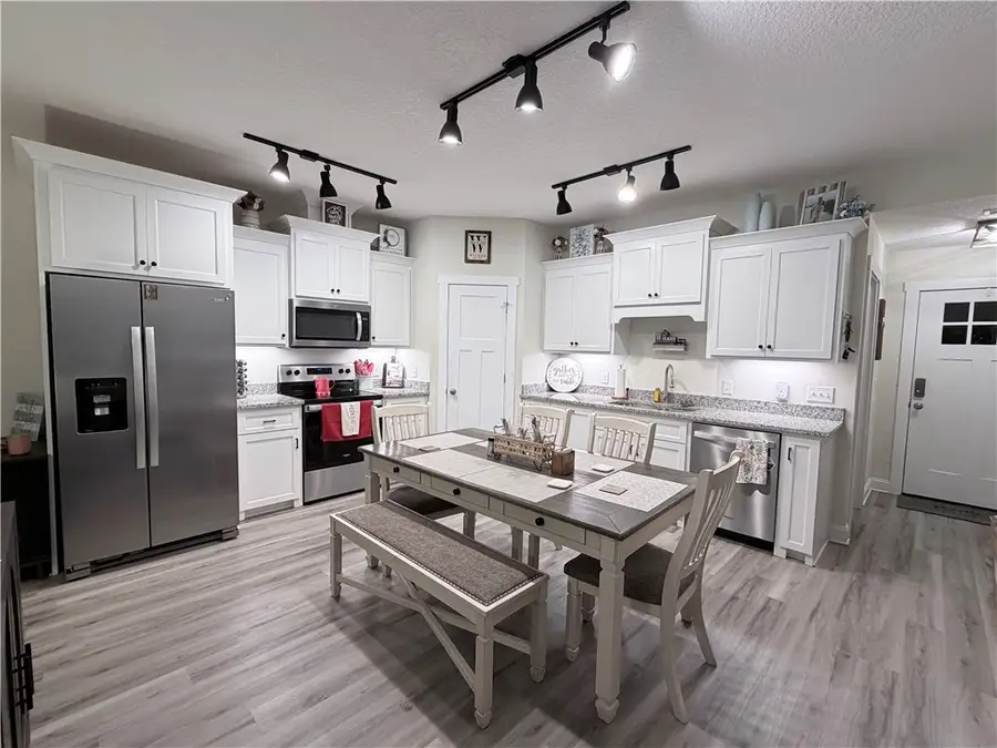 106 Crown Circle, Brunswick, GA 31525 - Image #2