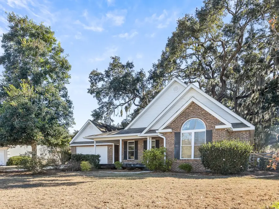 123 Stately Oaks Circle, Brunswick, GA 31523 - Image #2