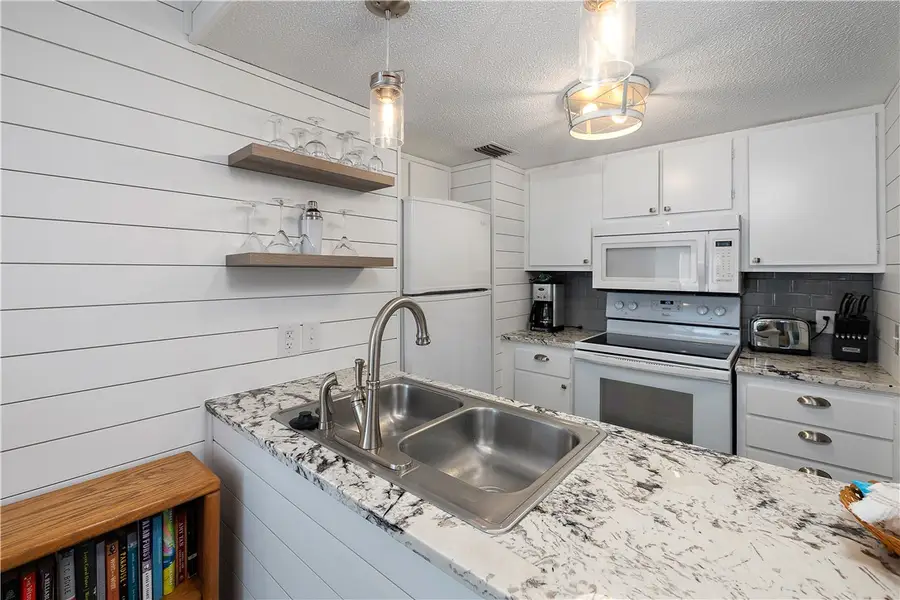 1524 Wood Avenue #208, Saint Simons Island, GA 31522 - #3