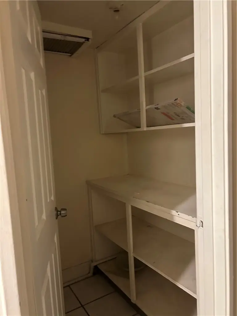 2001 Gloucester Street #7, Brunswick, GA 31520 - #3