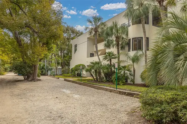 548 Oglethorpe Avenue #11, St Simons Island, GA 31522