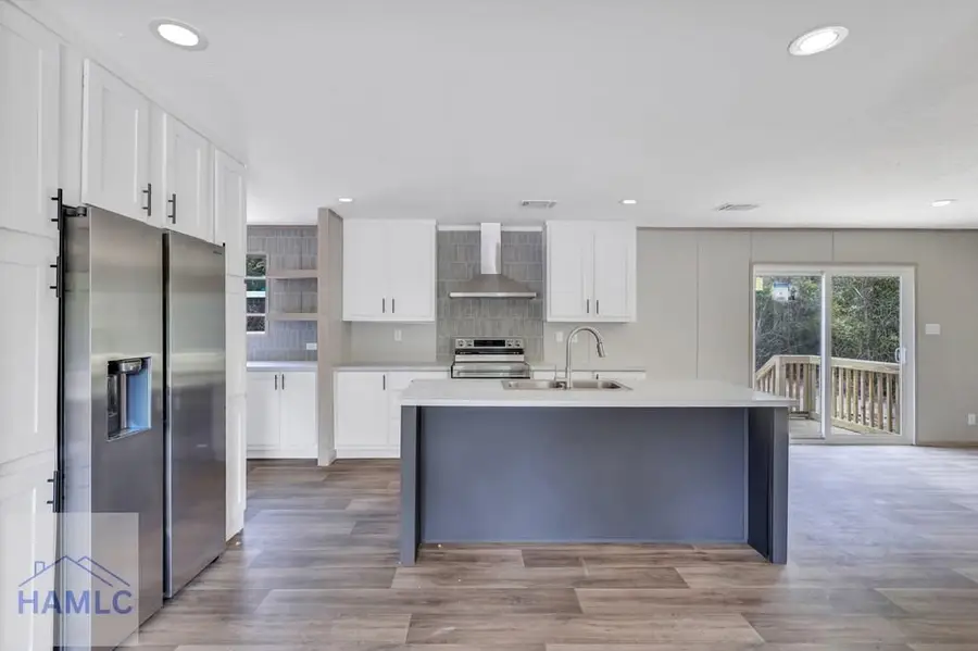 98 St Simons Street, Jesup, GA 31545 - Image #2