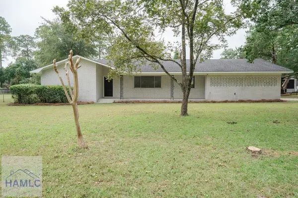 75 Woodlawn Drive, Jesup, GA 31546