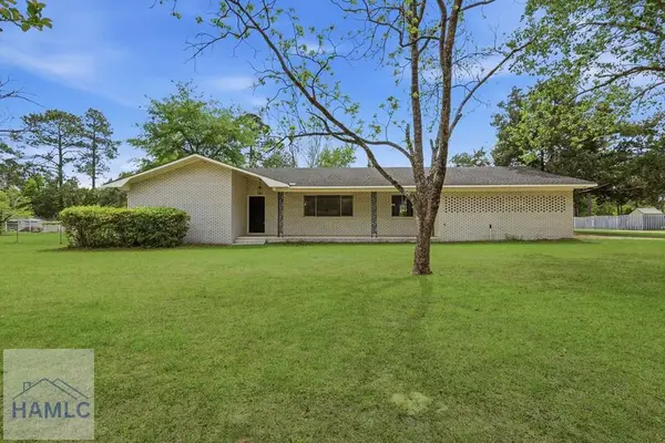 75 Woodlawn Drive, Jesup, GA 31545