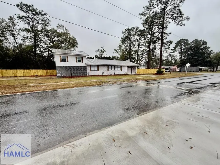 204 N Palm Street, Jesup, GA 31546 - #3