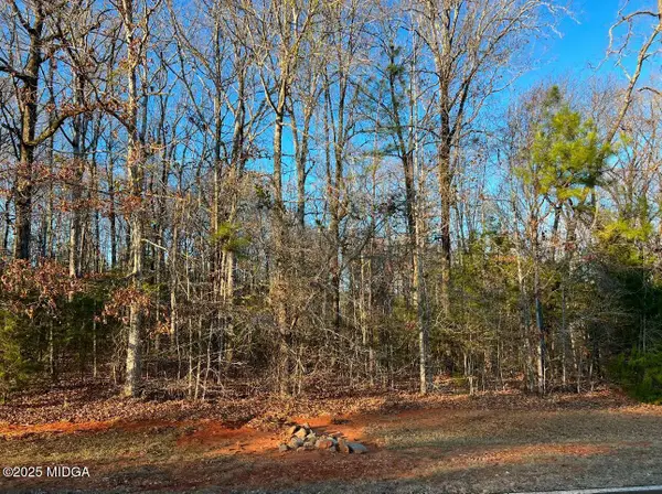 102 Gardens Drive, Forsyth, GA 31029